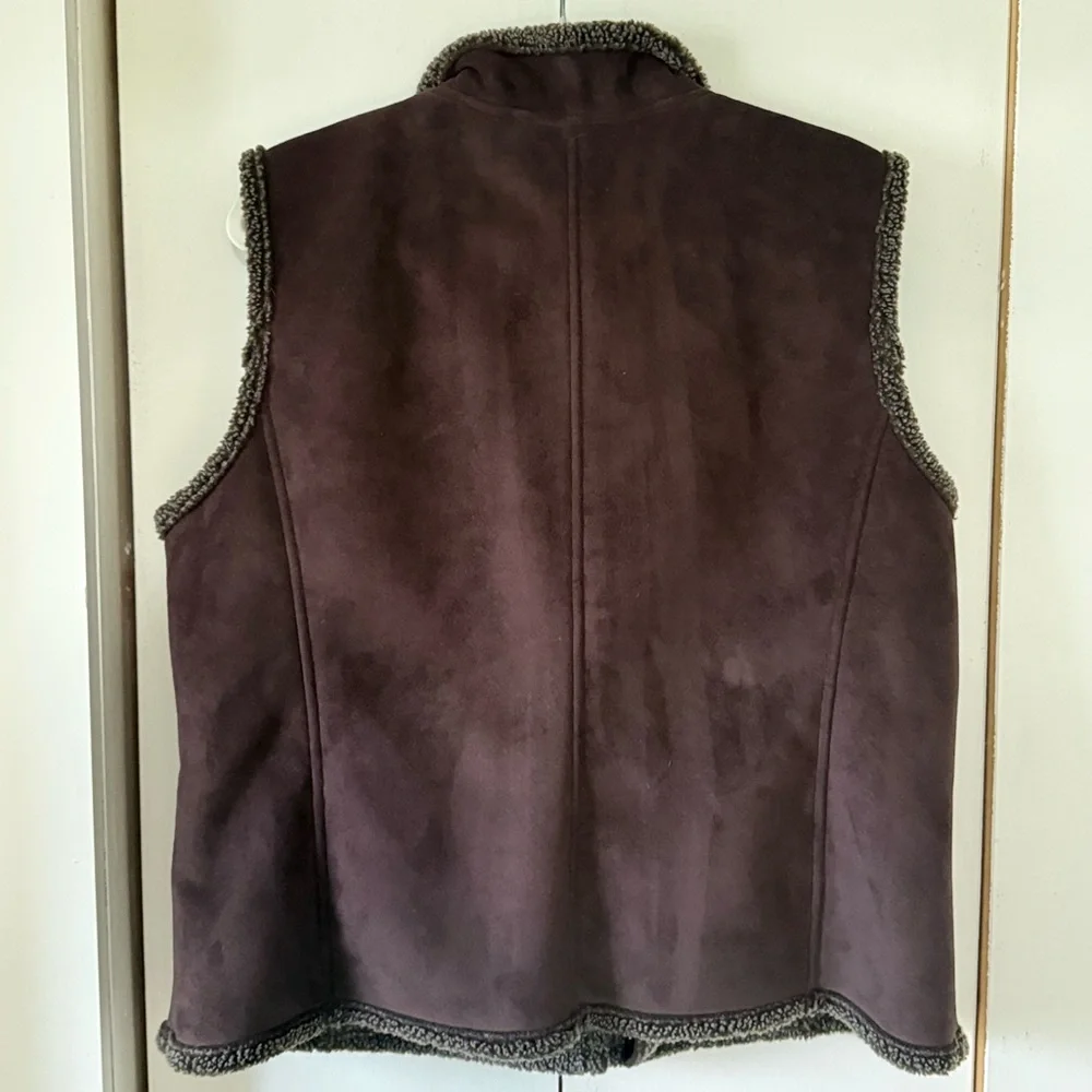 L.L. Bean Women's Brown Shearling Vest - Picture 3 of 6